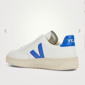 VEJA V-10 Leather Sneakers